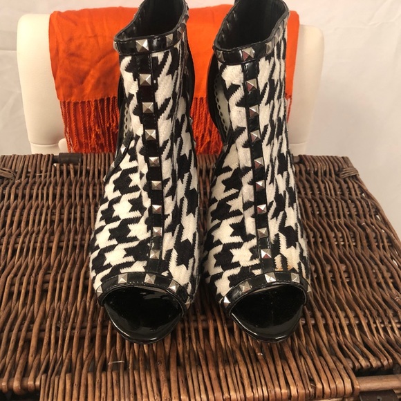 Bebe Studded Houndstooth Booties - Picture 5 of 5